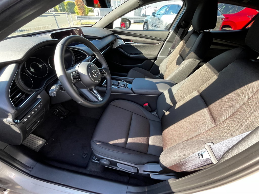 MAZDA 3 2.5L e-SKYACTIV G 140ps 6AT FWD Exclusive-line MAZDA 3 2.5L e-SKYACTIV G 140ps 6AT FWD Exclusive-line