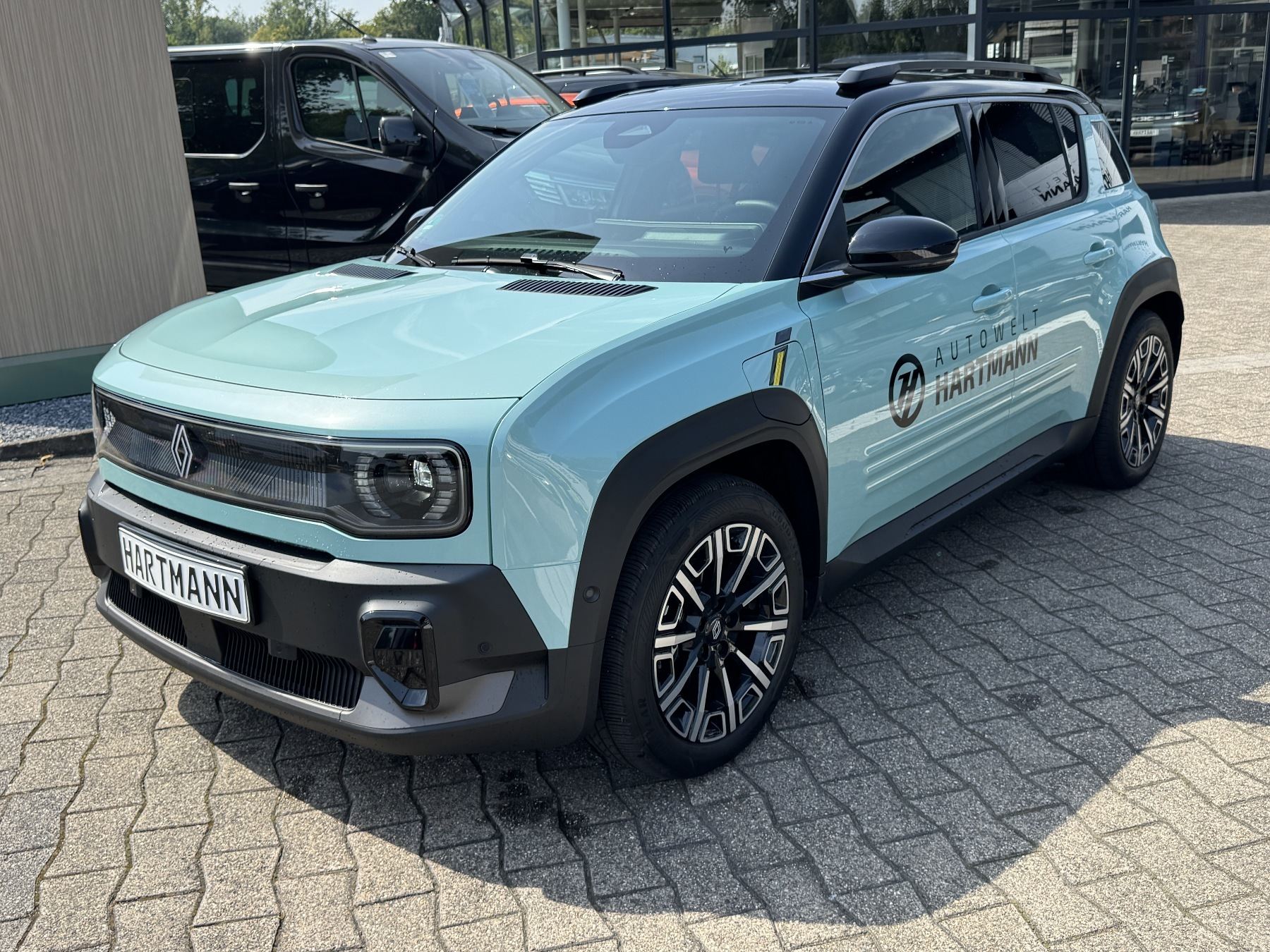 RENAULT R 4 E-Tech Iconic 150 Comfort Range